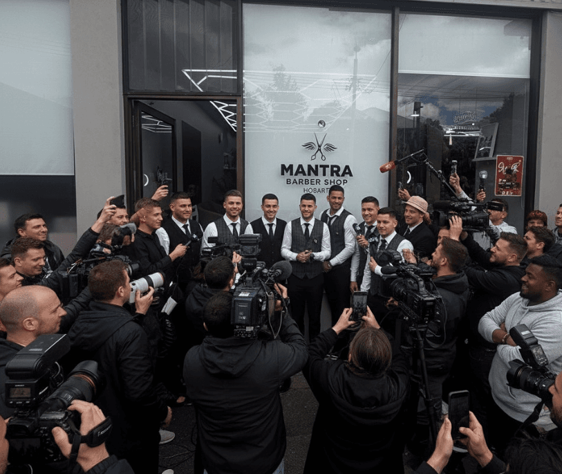 Mantra Barbershop - barber at work